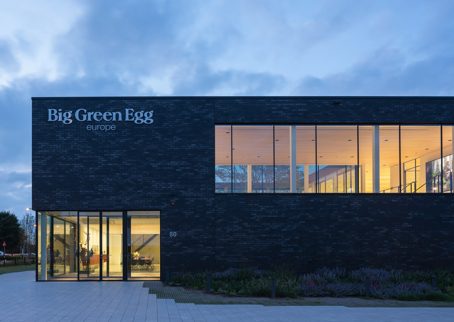 THE-BIG-GREEN-EGG-EUROPE-OFFICES-HOLLAND-5