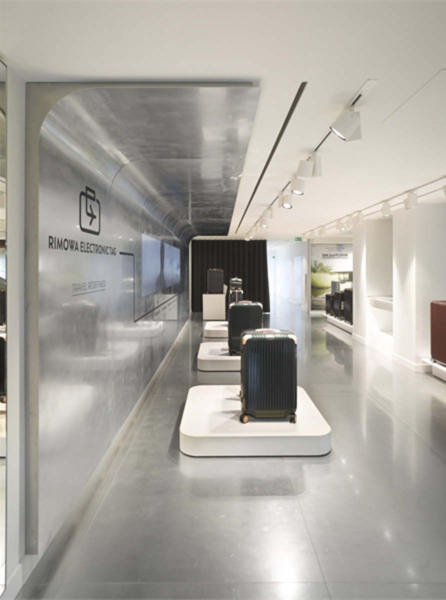 Rimowa flagship store - iGuzzini