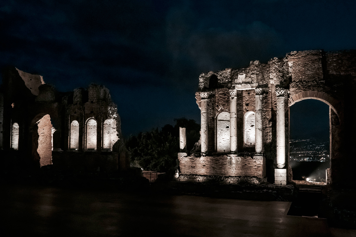 iGuzzini illuminates the Greek Theatre of Taormina with Metaenergia